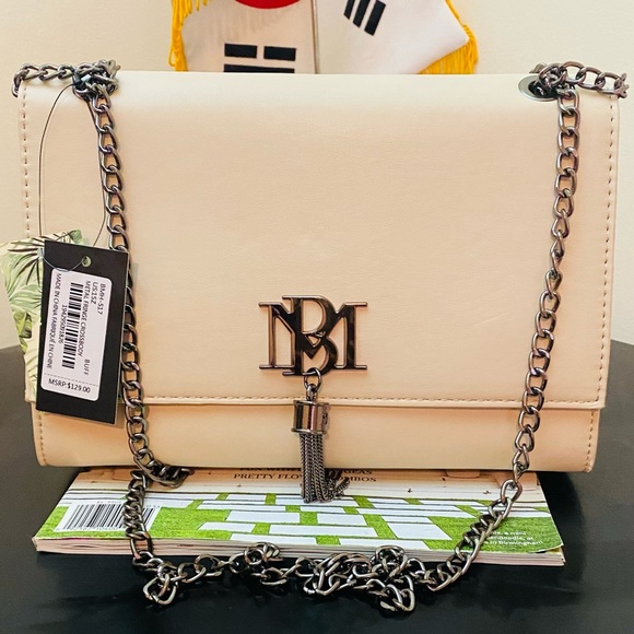 Badgley Mischka Bags Nwt Badgley Mischka Metal Fringe Crossbody Color Buff Stle Bmh57 Poshmark